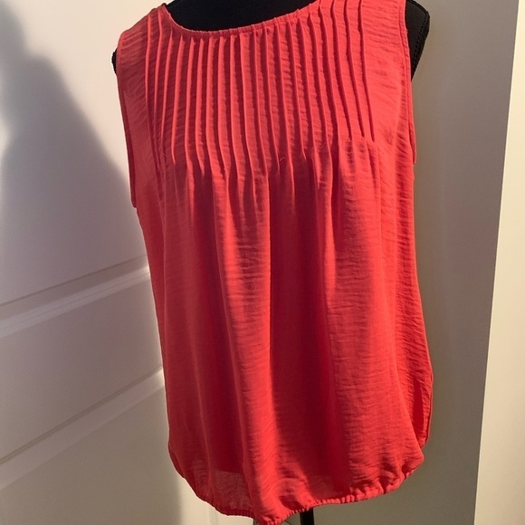 Liz Claiborne , size S. 100% Polyester. - Picture 5 of 8